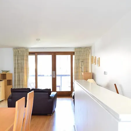2 Floor 2 Bedroom Beside Ifsc And Grand Canal Dock