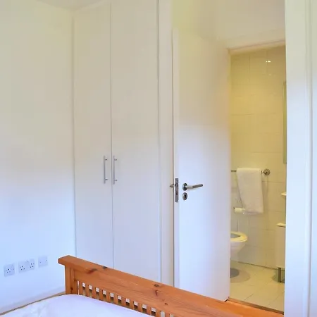 Apartment 2 Floor 2 Bedroom Beside Ifsc And Grand Canal Dock *