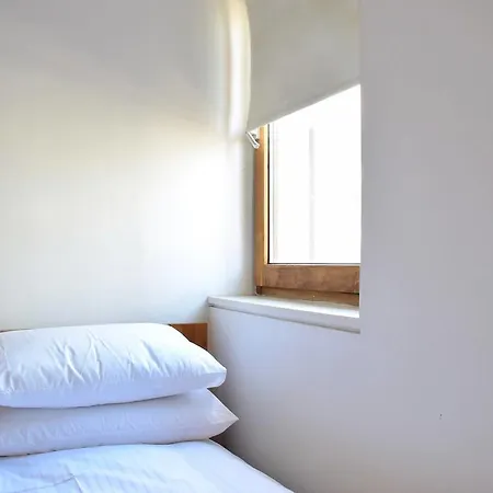 Apartment 2 Floor 2 Bedroom Beside Ifsc And Grand Canal Dock
