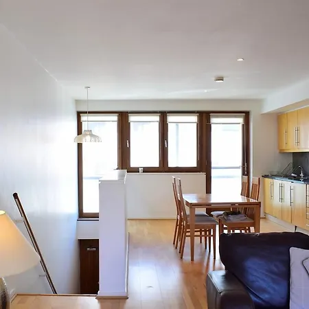 2 Floor 2 Bedroom Beside Ifsc And Grand Canal Dock * Dublin