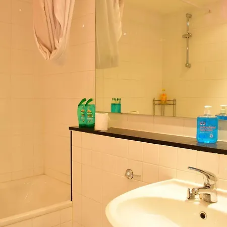Apartment 2 Floor 2 Bedroom Beside Ifsc And Grand Canal Dock